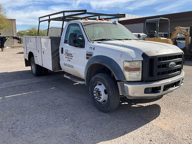 Image of Ford F-450 equipment image 2