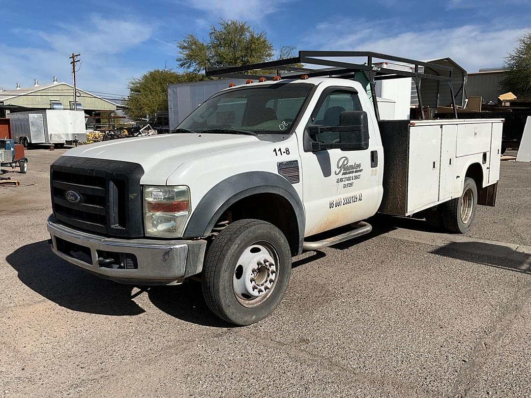 Image of Ford F-450 Primary image