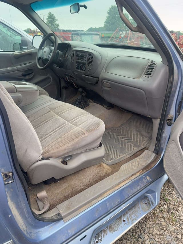 Image of Ford F-150 equipment image 4