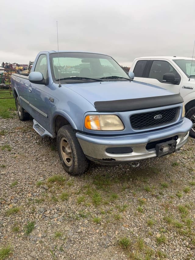 Image of Ford F-150 equipment image 1