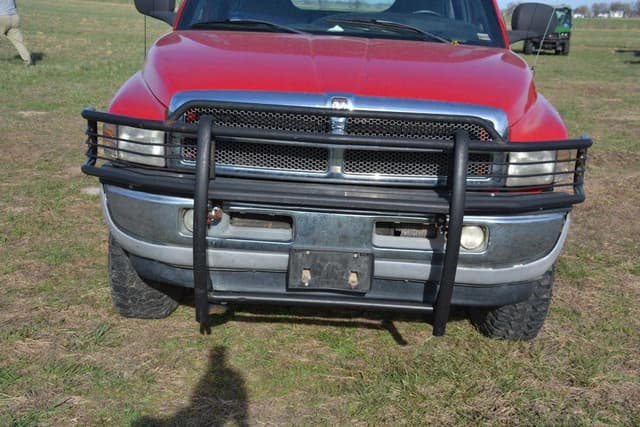 Image of Dodge Ram 2500 equipment image 2
