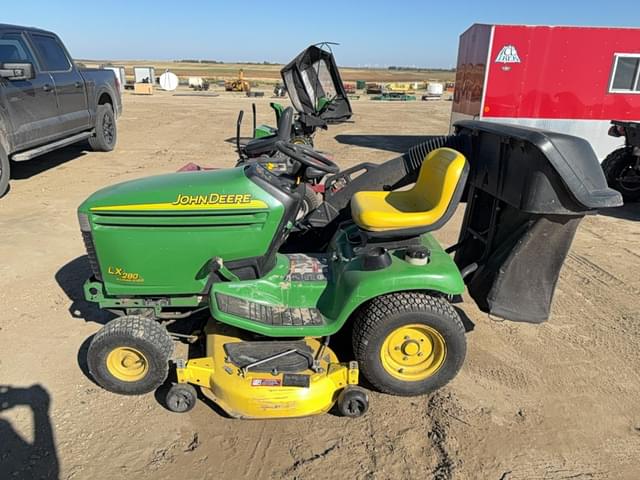 Image of John Deere LX280 equipment image 1