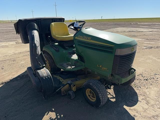 Image of John Deere LX280 equipment image 4