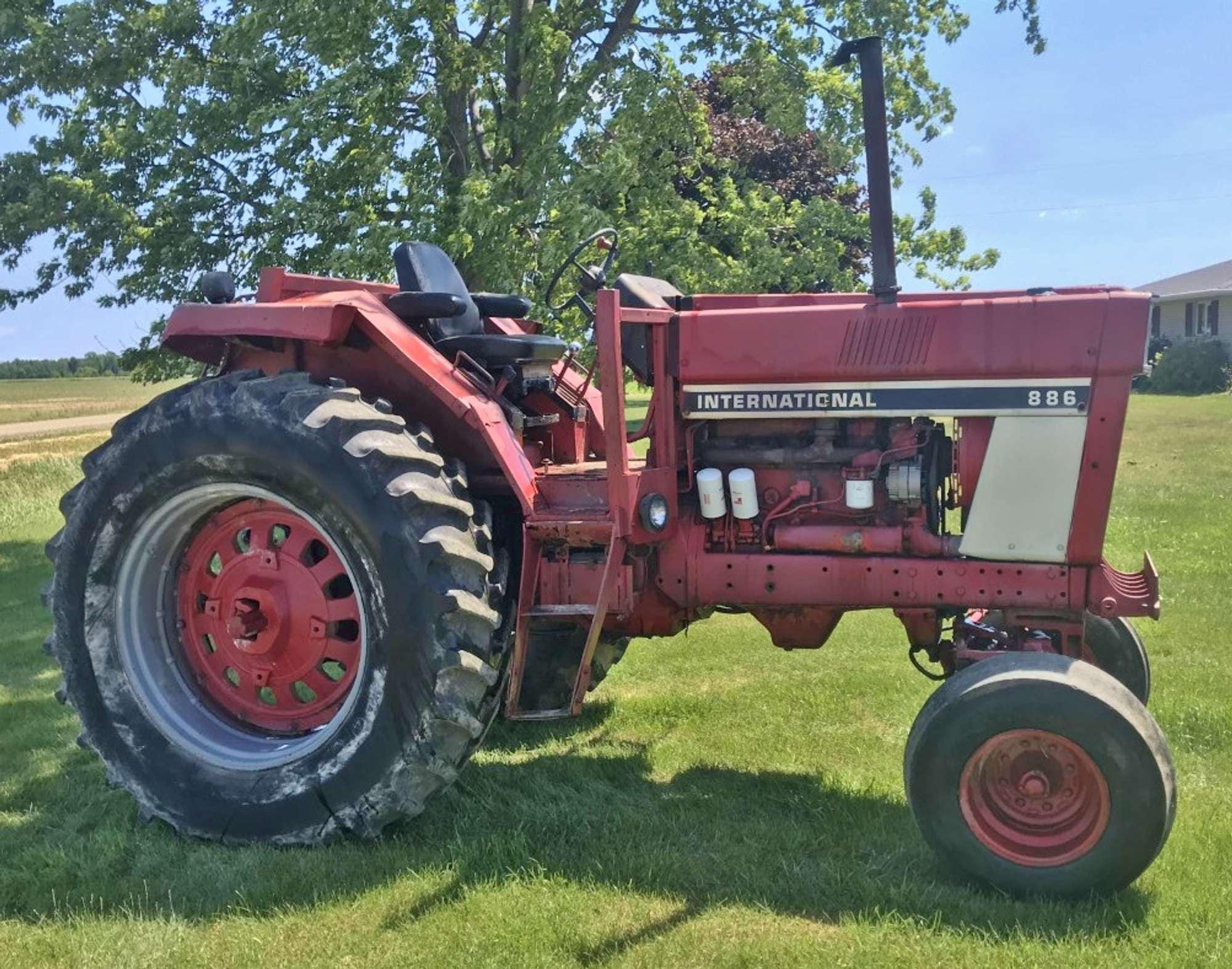 Main image International Harvester 886