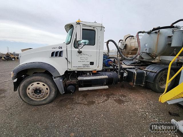 Image of Mack GU713 equipment image 1