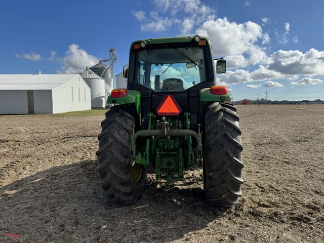Image of John Deere 7130 equipment image 4