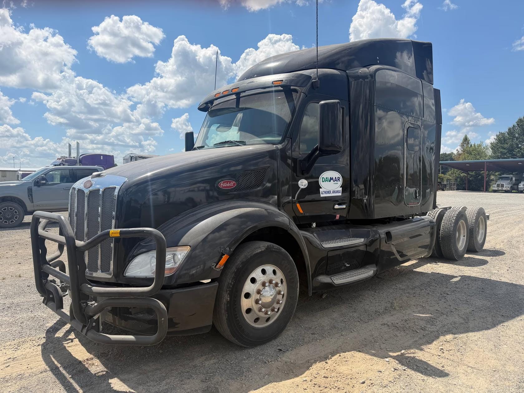 2016 Peterbilt 579 Equipment Image0
