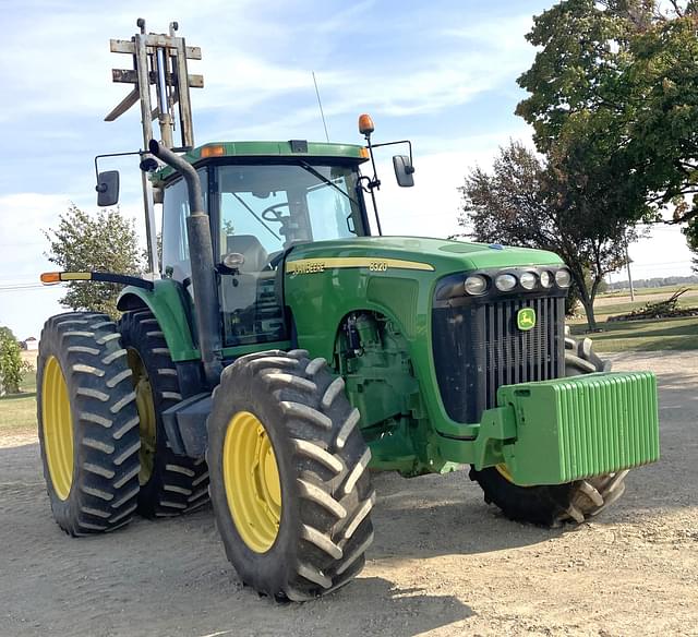 Image of John Deere 8320 equipment image 3