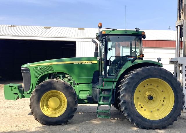 Image of John Deere 8320 equipment image 1