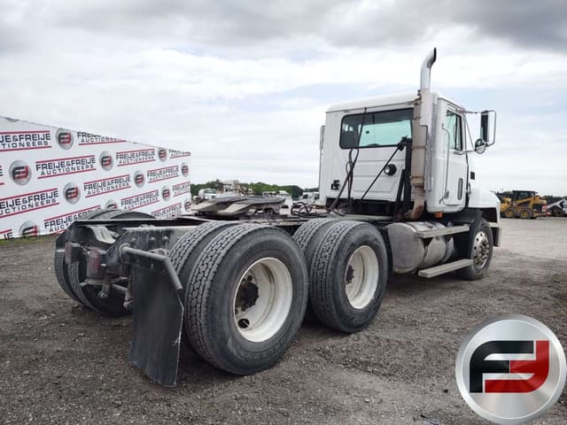 Image of Mack CH613 equipment image 4
