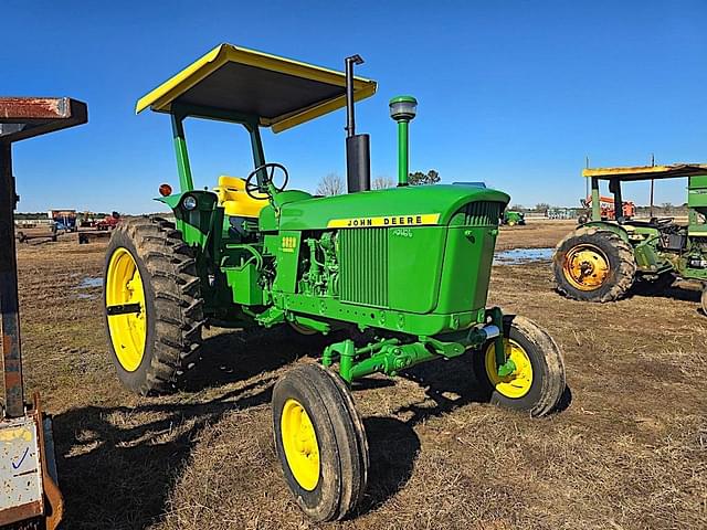 Image of John Deere 3020 equipment image 1