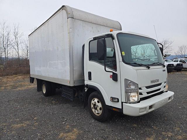 Image of Isuzu NPR-HD equipment image 2