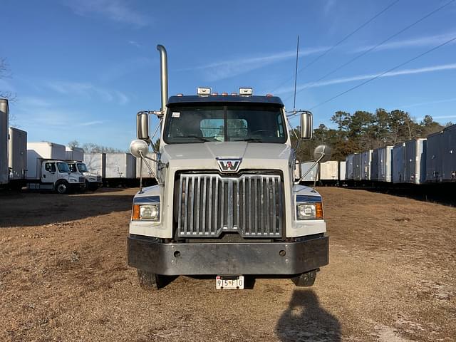 Image of Western Star 4700 equipment image 1