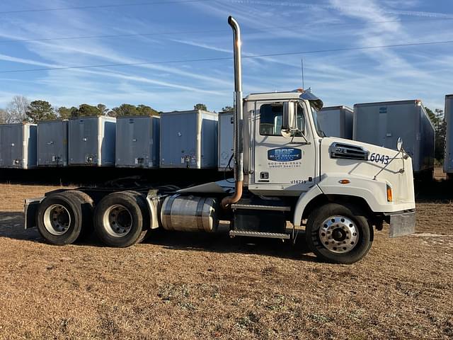 Image of Western Star 4700 equipment image 3