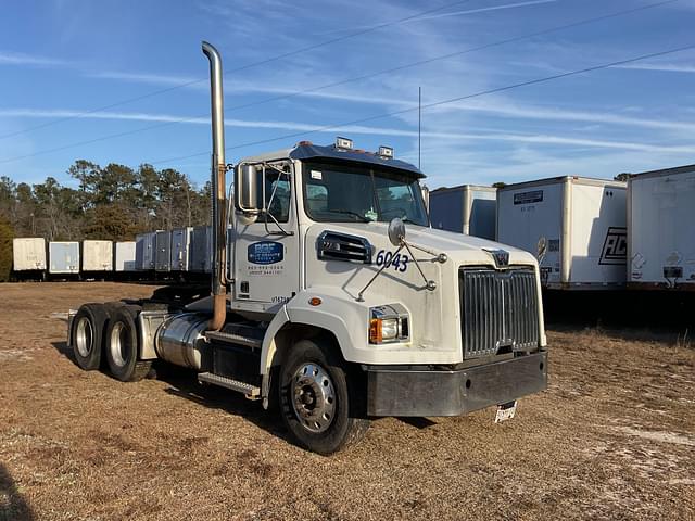 Image of Western Star 4700 equipment image 2