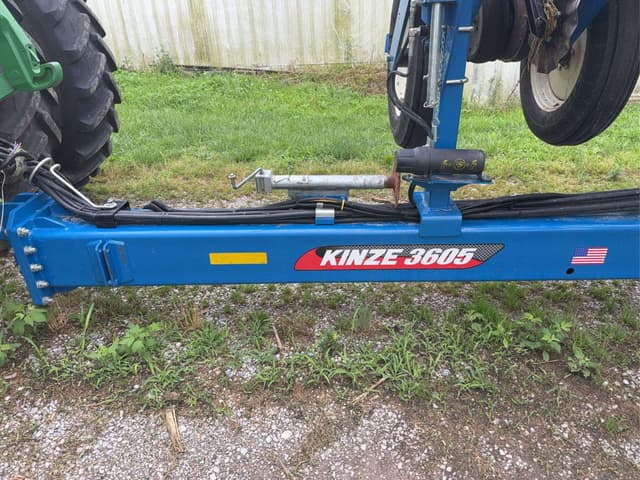 Image of Kinze 3605 equipment image 2