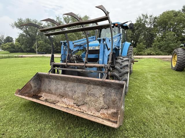 Image of New Holland 8970 equipment image 2