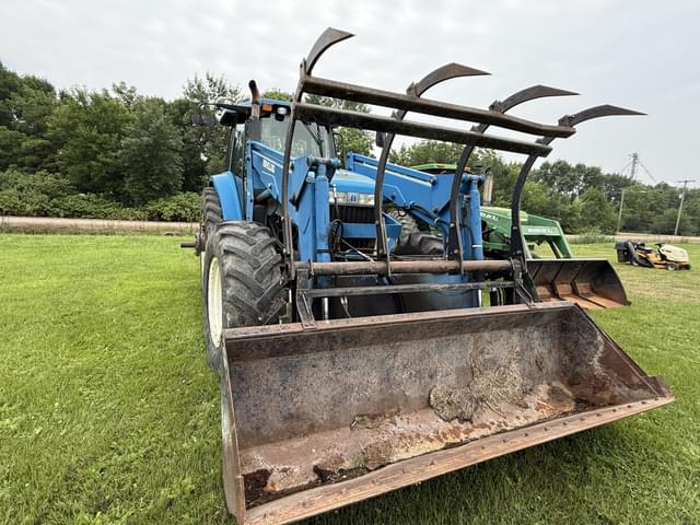 Image of New Holland 8970 equipment image 4
