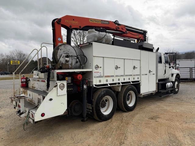 Image of International 7400 equipment image 3