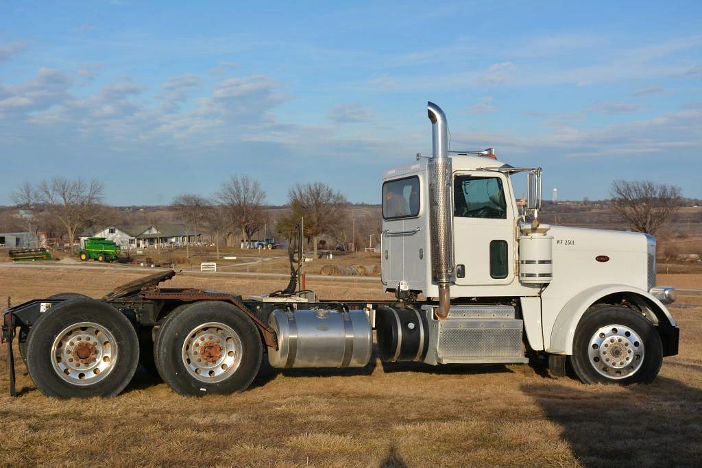 Image of Peterbilt 388 Primary image