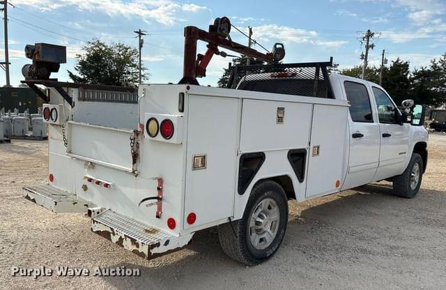 Image of Chevrolet 3500HD equipment image 4