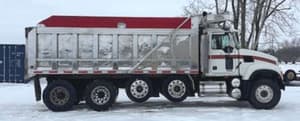 2005 Mack CV700 Image