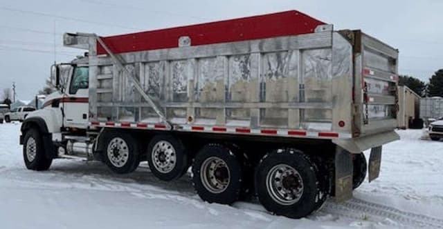 Image of Mack CV700 equipment image 4