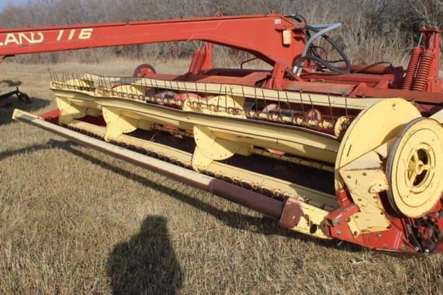 Image of New Holland 116 equipment image 3