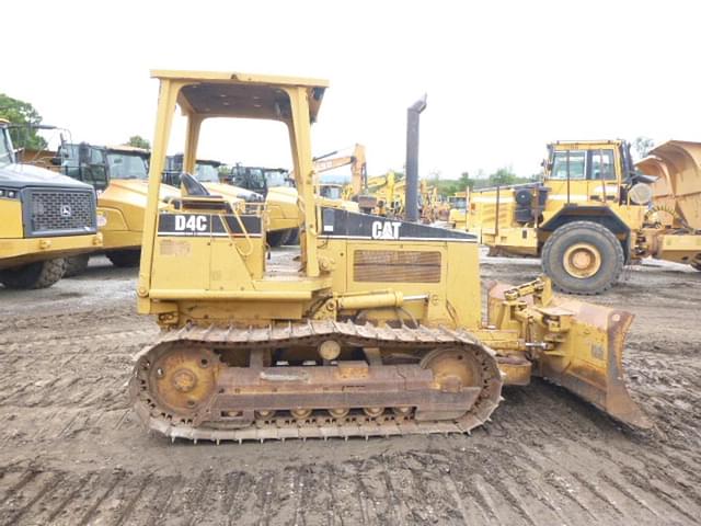 Image of Caterpillar D4C equipment image 2