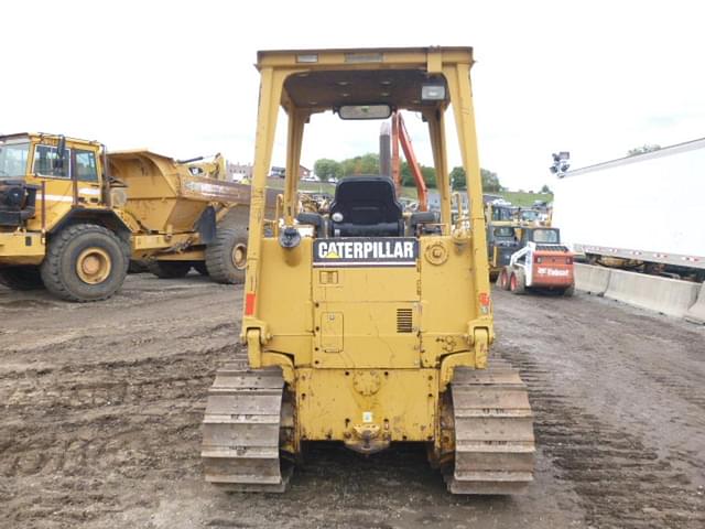 Image of Caterpillar D4C equipment image 3