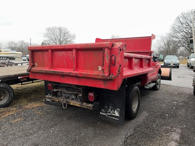 Image of Ford F-350 equipment image 2