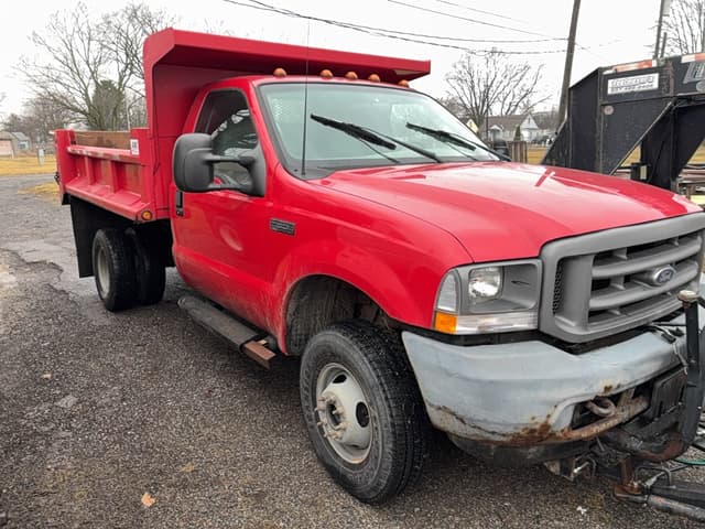 Image of Ford F-350 equipment image 1