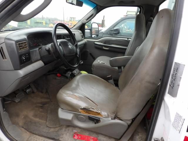 Image of Ford F-550 equipment image 2