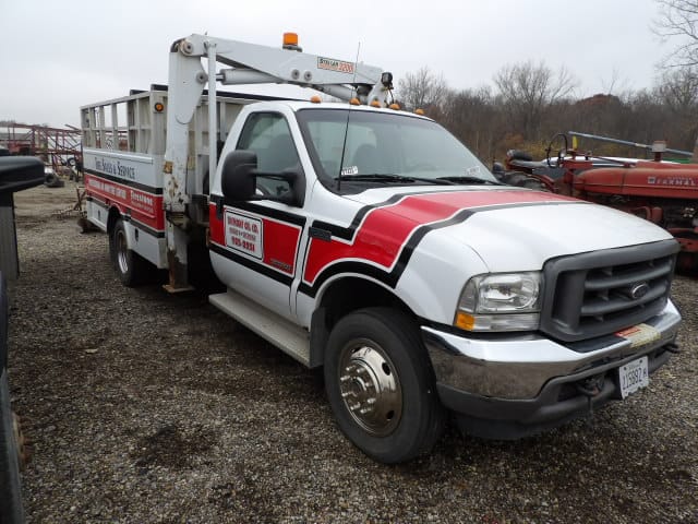2003 Ford F-550 Equipment Image0