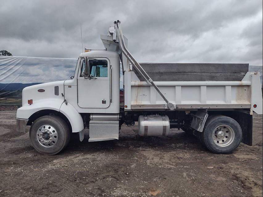 Image of Peterbilt 330 Primary image