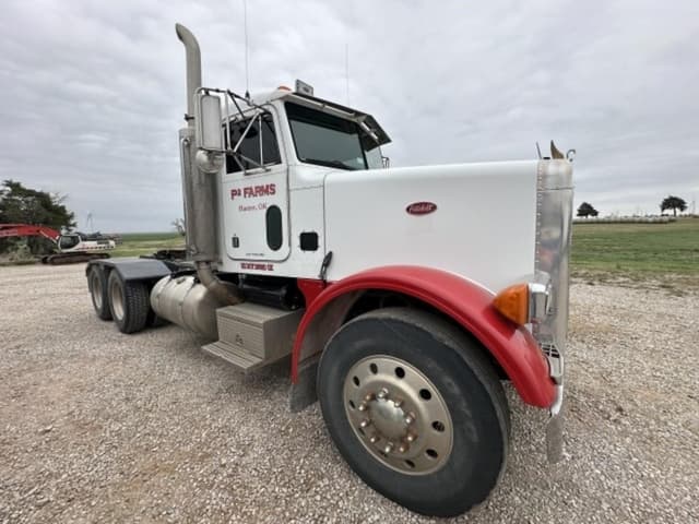 Image of Peterbilt 378 equipment image 1