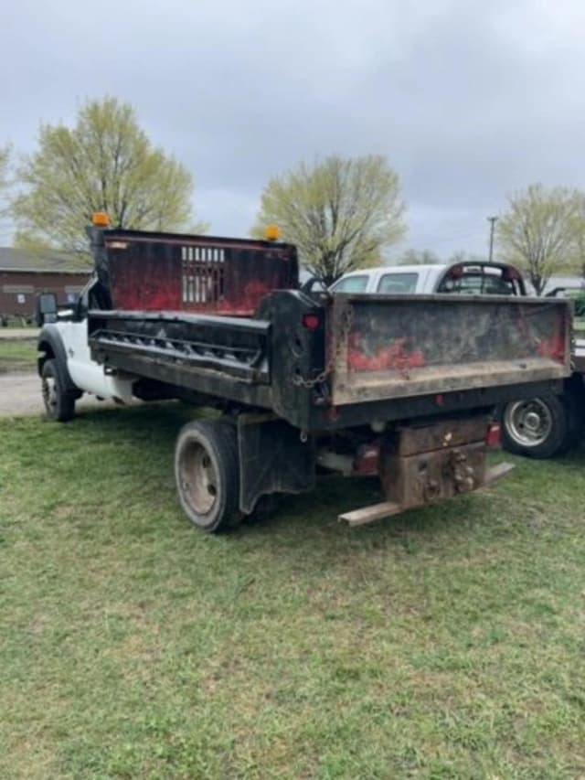 Image of Ford F-550 equipment image 3