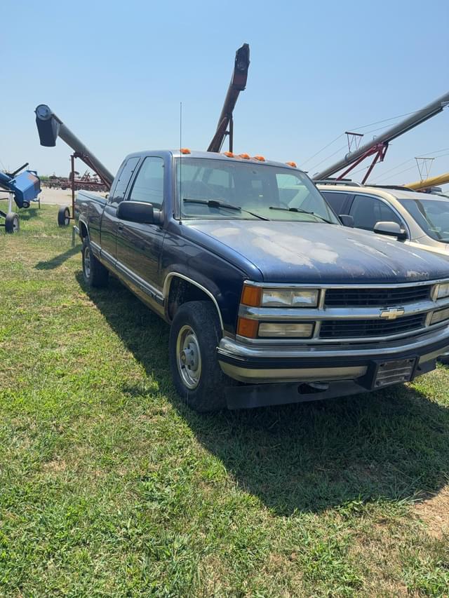 Image of Chevrolet 2500 equipment image 1