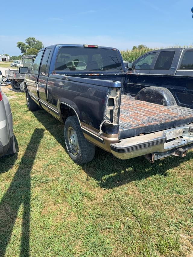 Image of Chevrolet 2500 equipment image 4