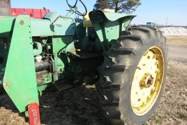Image of John Deere 3020 equipment image 3