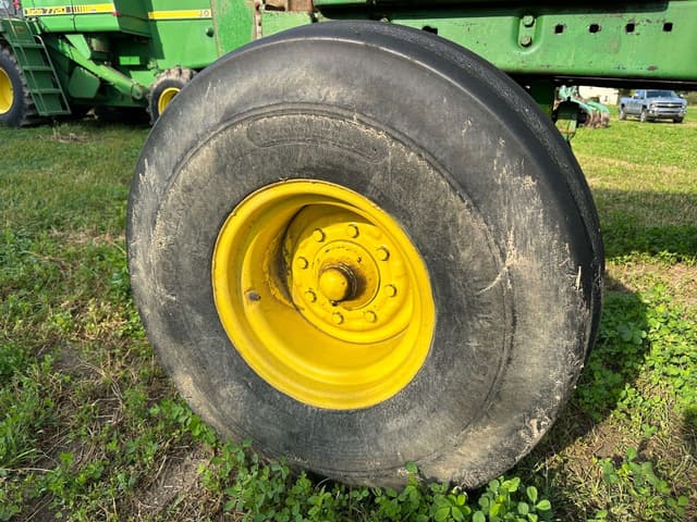 Image of John Deere 4440 equipment image 2