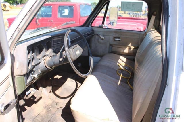 Image of Chevrolet 30 equipment image 4