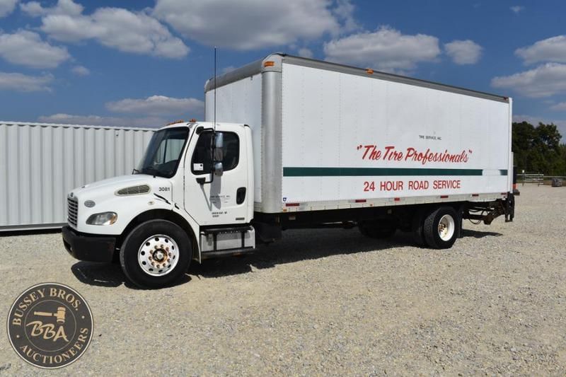 2009 Freightliner Business Class M2 Equipment Image0