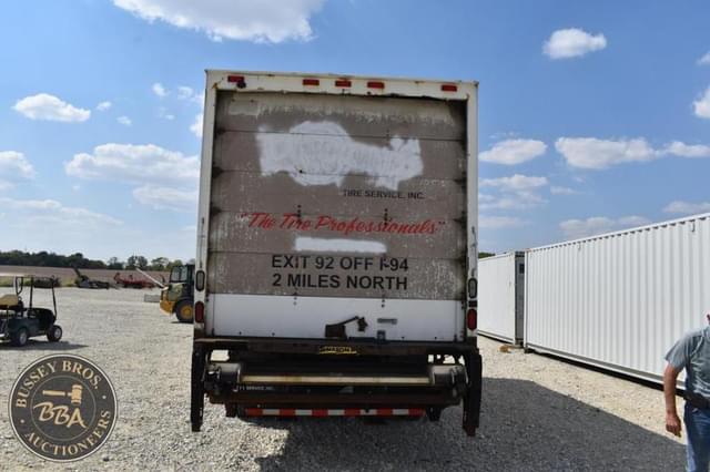 Image of Freightliner Business Class M2 equipment image 3