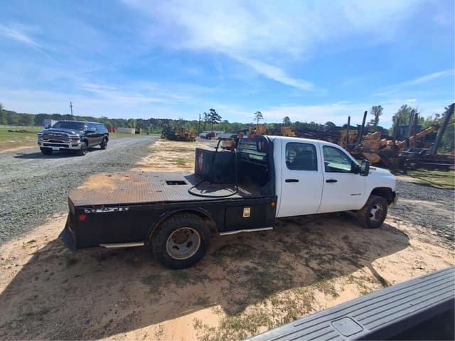 Image of Chevrolet 3500 equipment image 2