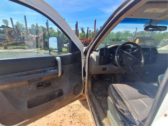 Image of Chevrolet 3500 equipment image 4