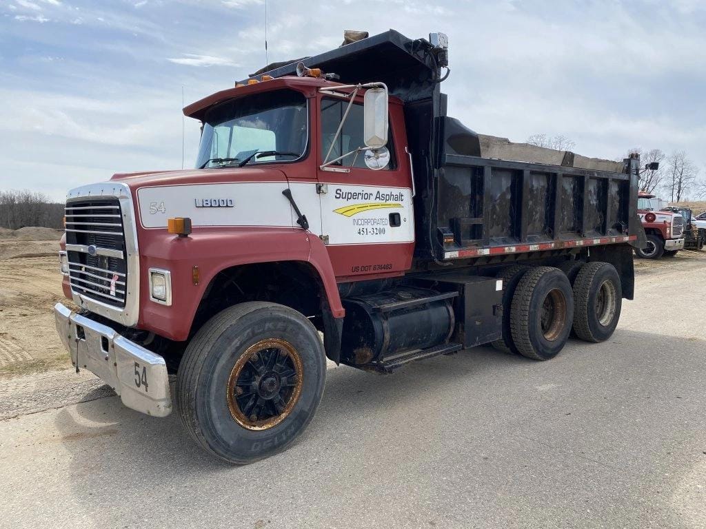 Main image Ford L8000