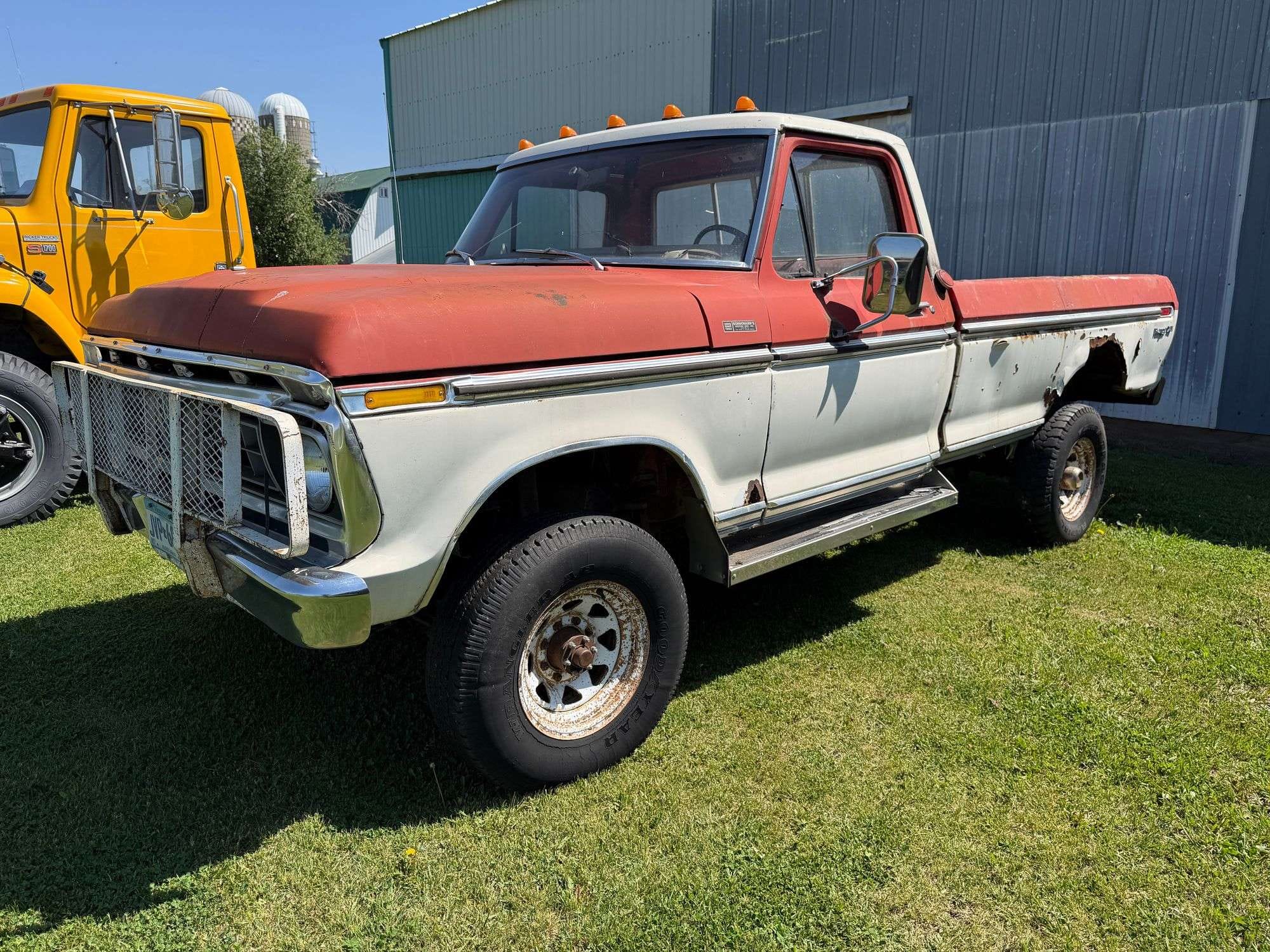 1976 Ford F-250 Equipment Image0