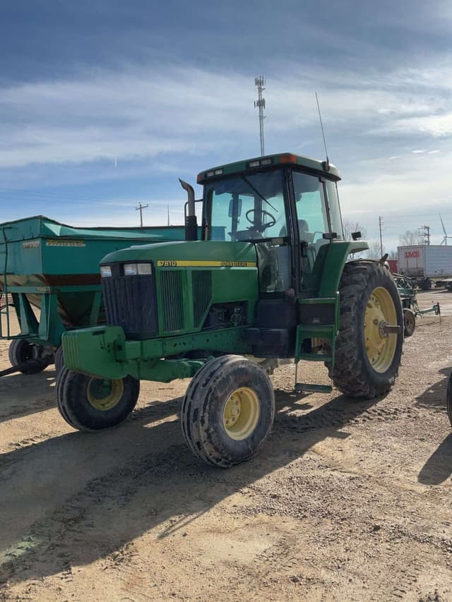 Image of John Deere 7810 equipment image 1