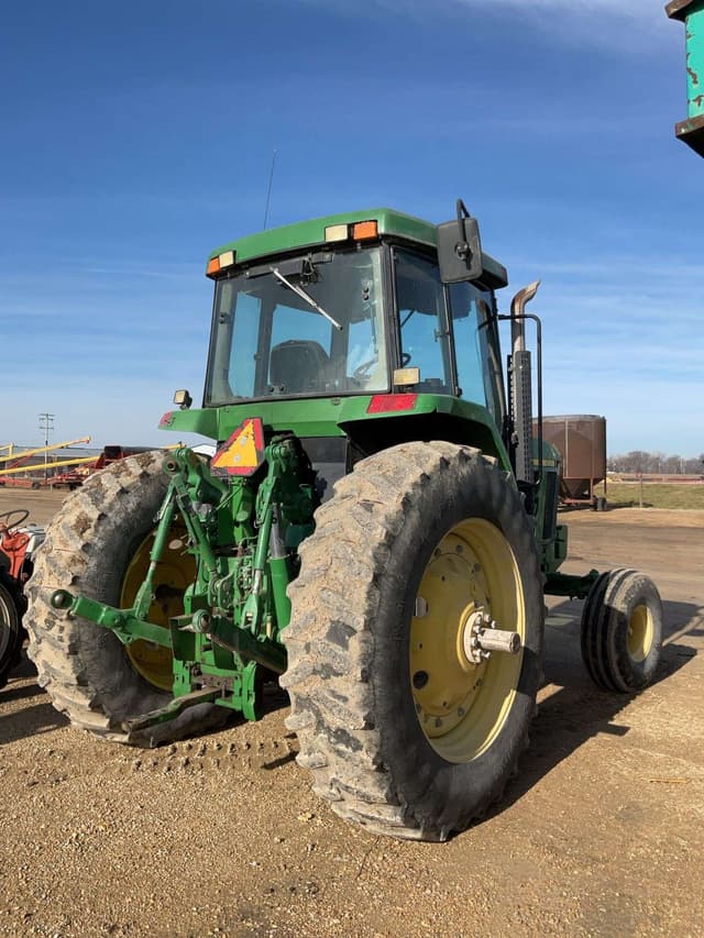 Image of John Deere 7810 equipment image 4